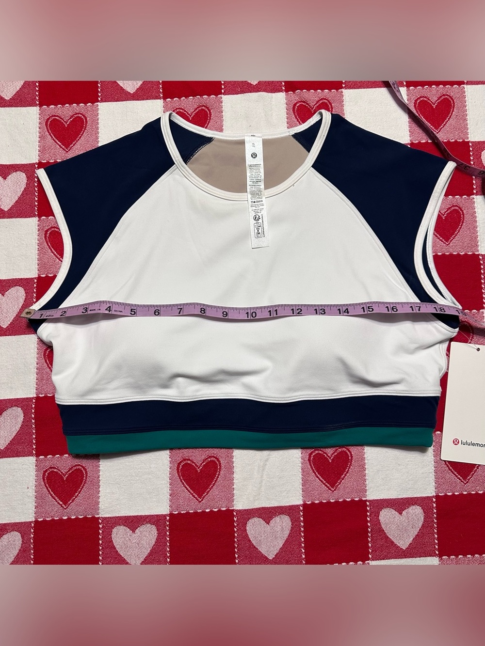 Lululemon Nulu colourblock crop short sleeve green white and top with bra - Picture 4 of 6